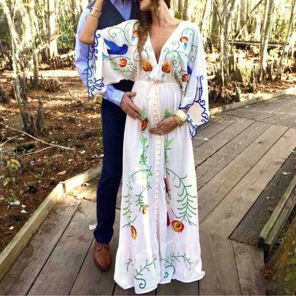 Fabulous flowing white kimono maternity dress with embroidered hearts and  birds - coffeafoods.com
